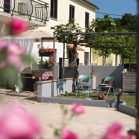 Lento Apartment Svetvincenat Exterior photo