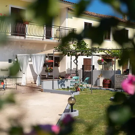 Lento Apartment Svetvincenat Exterior photo